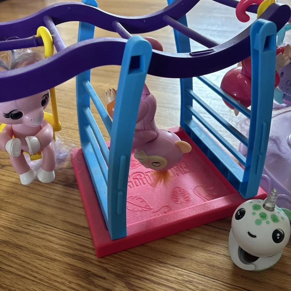 Fingerling Carousel All 4‎ Swings & Monkey Bars 7 Figures With Unicorn Narwhal